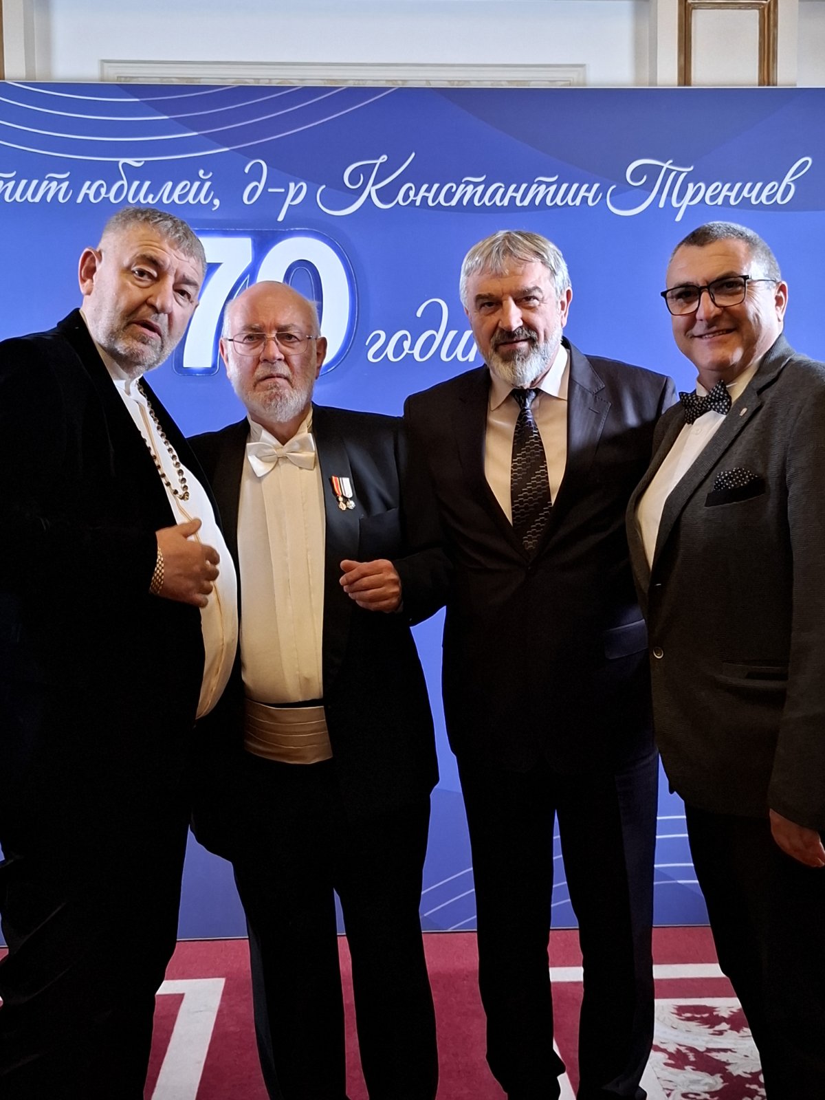 Д-р Константин Тренчев бе удостоен със знака на областния управител на Русе послучай неговата 70-годишнина